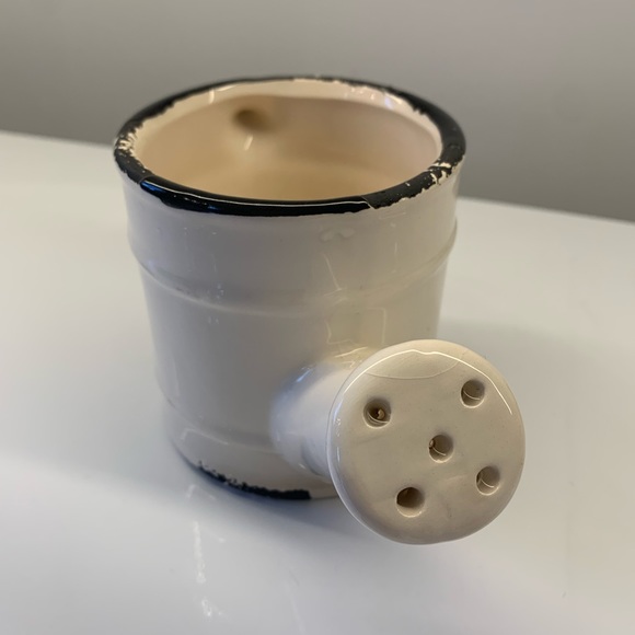 Ceramic watering can decoration - Picture 3 of 6